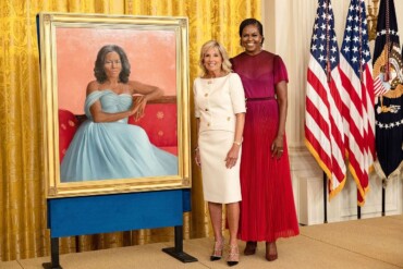 Svelato il ritratto ufficiale di Michelle Obama. L’artista che lo ha realizzato è Sharon Sprung